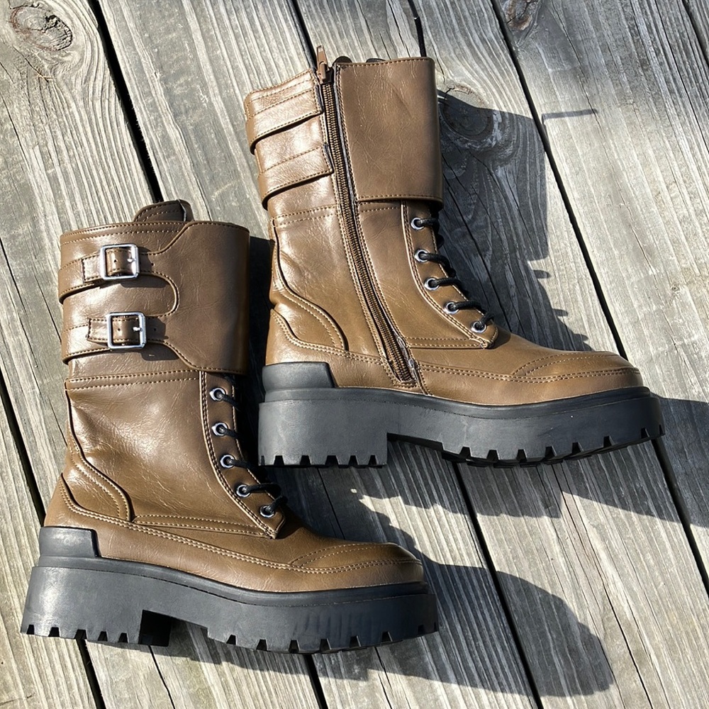Urban Outfitters Combat Boot Brown Size 7 NEW